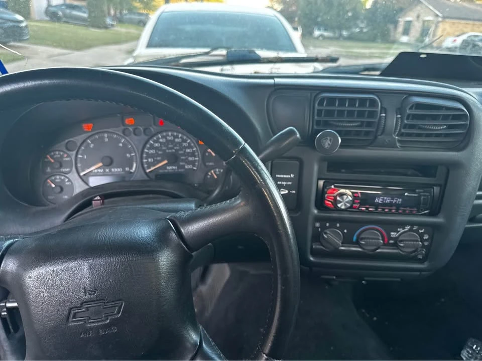 2003 Chevrolet S-10 Blazer 2nd Gen - Image 6 of 8