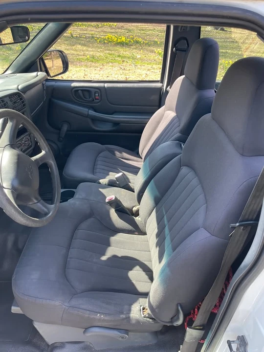 2003 Chevrolet S-10 - Image 10 of 15