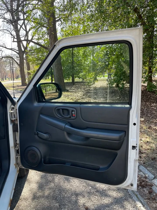 2003 Chevrolet S-10 - Image 13 of 15