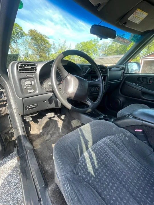 2003 Chevrolet S-10 - Image 3 of 6