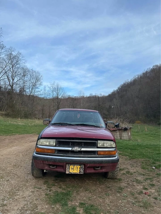 2003 Chevrolet S-10 - Image 3 of 3