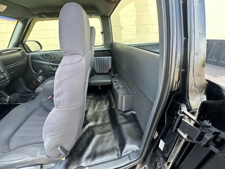 2003 Chevrolet S-10 - Image 13 of 19