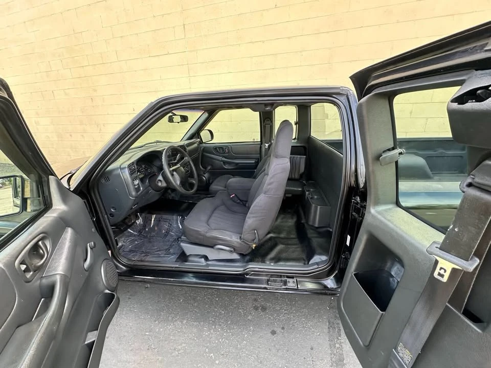 2003 Chevrolet S-10 - Image 12 of 19