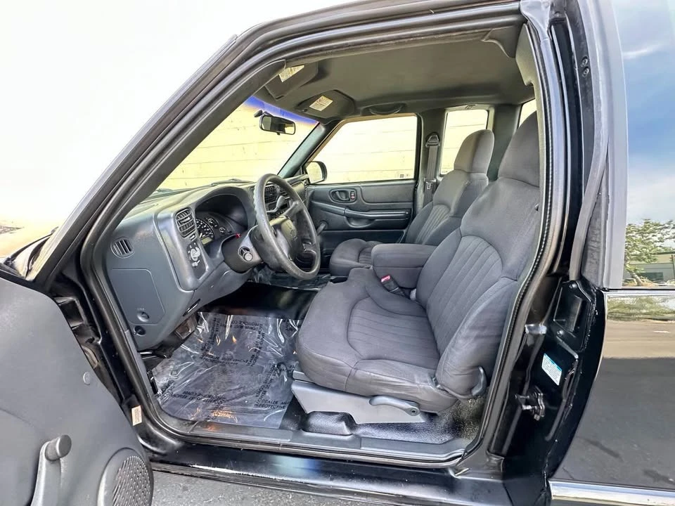 2003 Chevrolet S-10 - Image 8 of 19