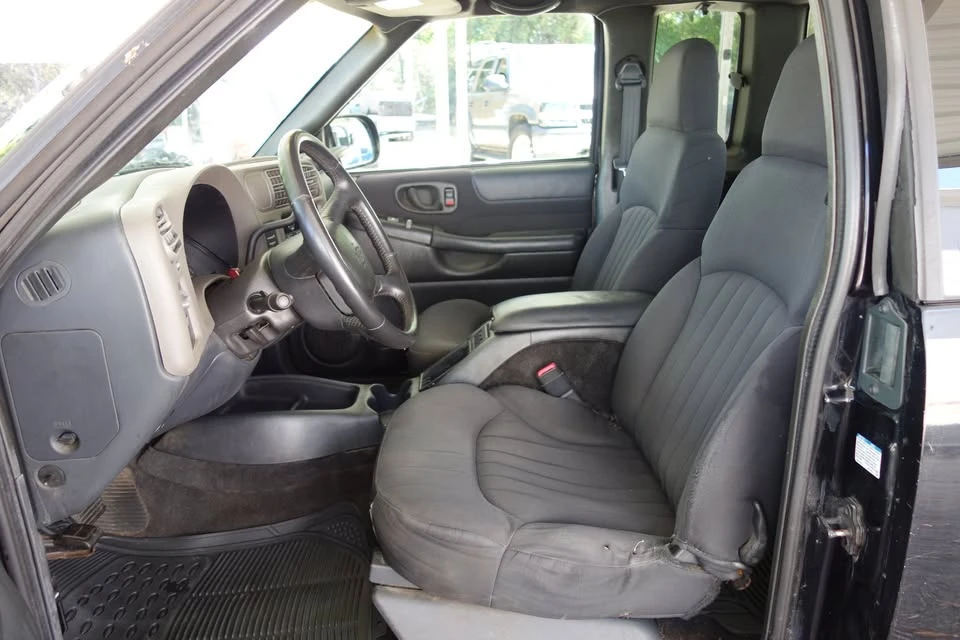 2003 Chevrolet S-10 - Image 10 of 20