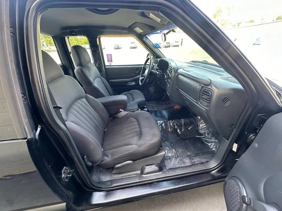 2003 Chevrolet S-10 - Image 10 of 19