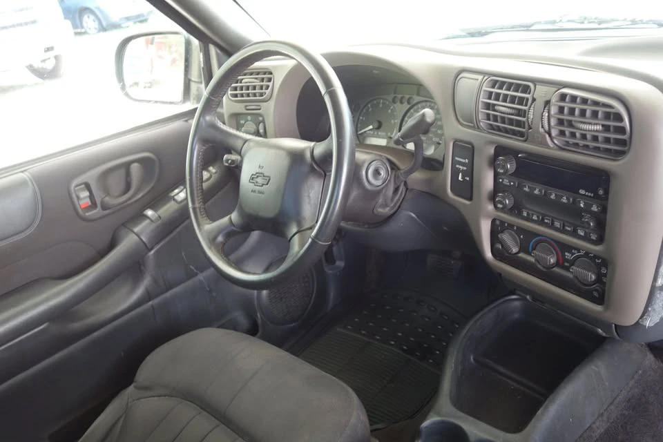 2003 Chevrolet S-10 - Image 15 of 20