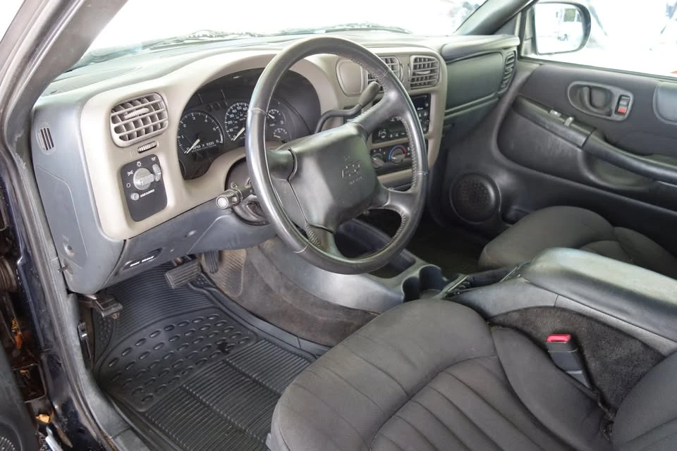 2003 Chevrolet S-10 - Image 6 of 20