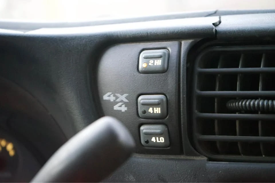 2003 Chevrolet S-10 Blazer 2nd Gen - Image 10 of 10