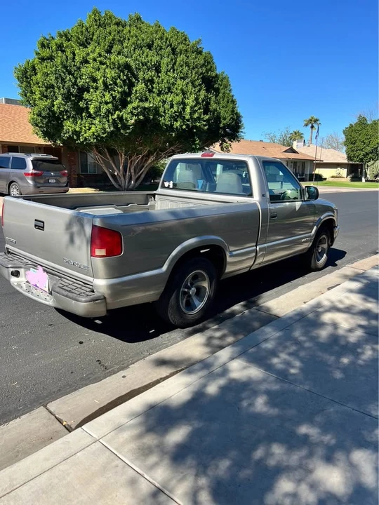2003 Chevrolet S-10 - Image 3 of 5