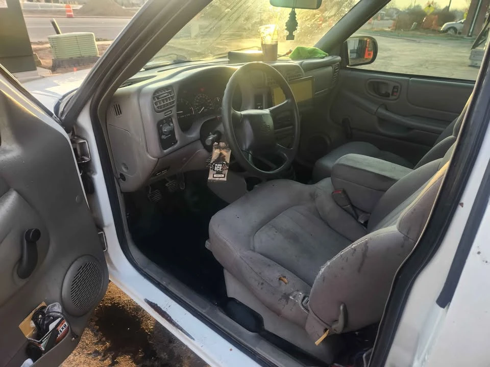 2003 Chevrolet S-10 - Image 6 of 8