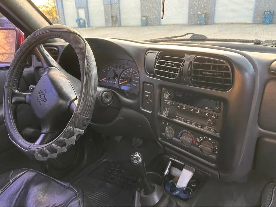 2003 Chevrolet S-10 - Image 6 of 13