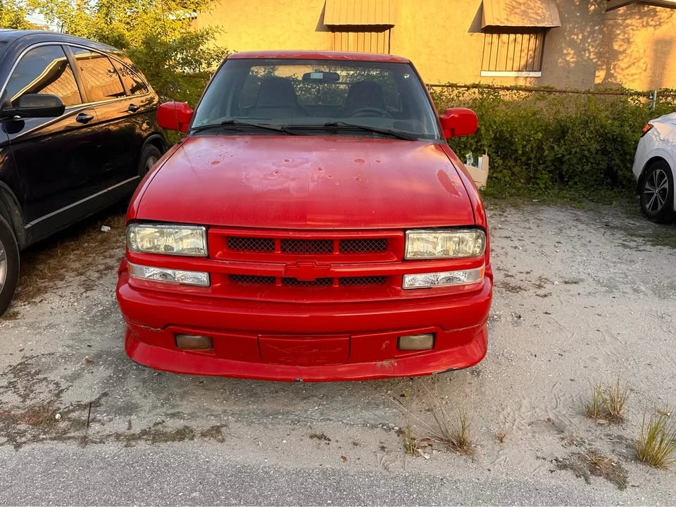 2003 Chevrolet S-10 - Image 2 of 13