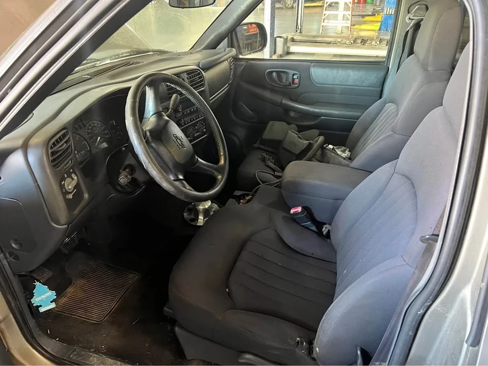 2003 Chevrolet S-10 - Image 5 of 6
