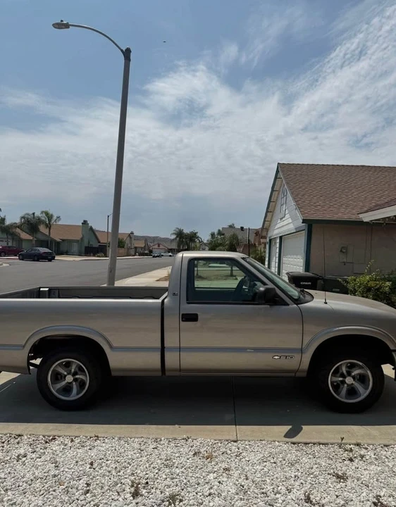 2003 Chevrolet S-10 - Image 5 of 6