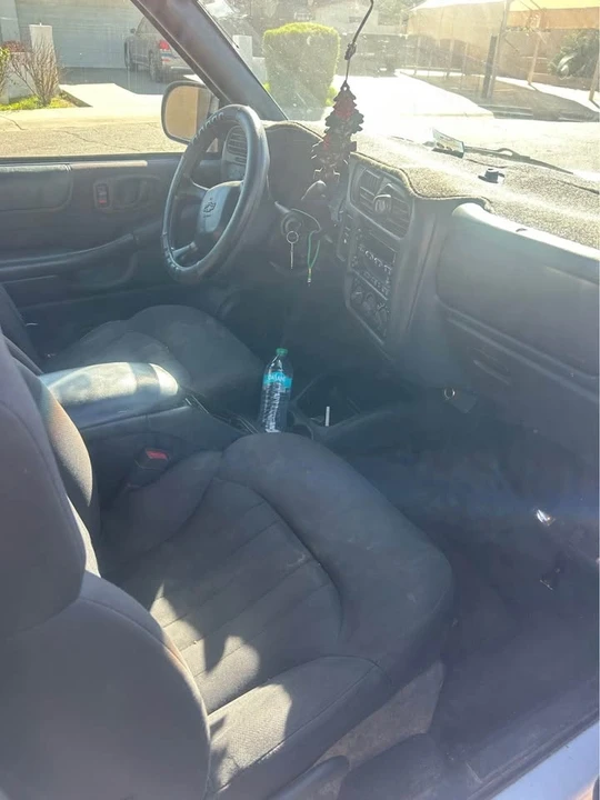 2003 Chevrolet S-10 - Image 6 of 8