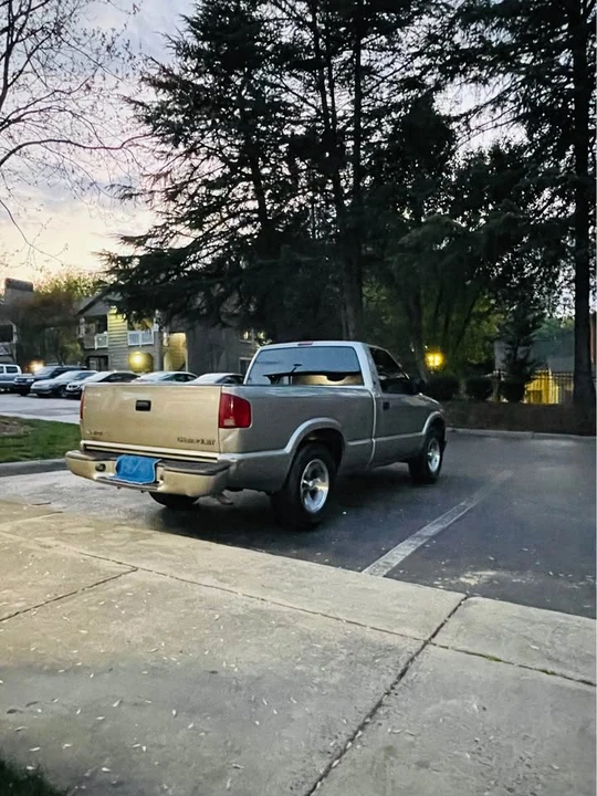 2003 Chevrolet S-10 - Image 3 of 15