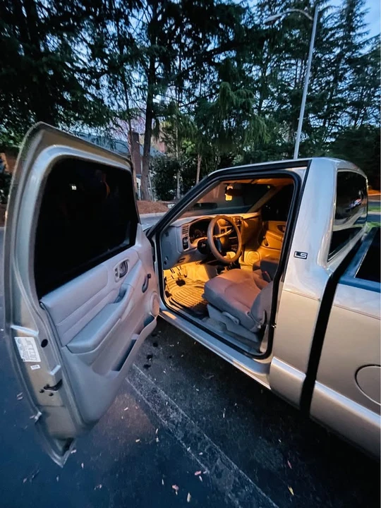 2003 Chevrolet S-10 - Image 9 of 15