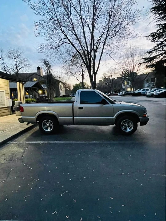 2003 Chevrolet S-10 - Image 4 of 15