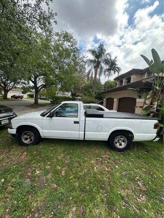 2003 Chevrolet S-10 - Image 3 of 11