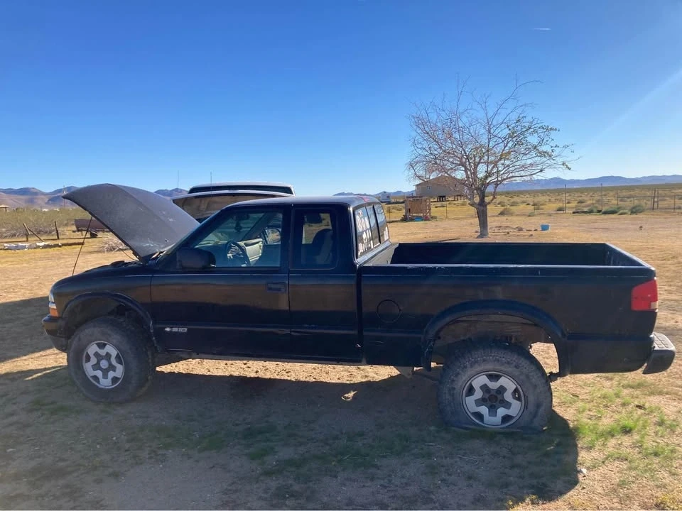 2003 Chevrolet S-10 - Image 6 of 9