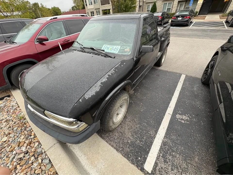 2003 Chevrolet S-10 - Image 3 of 4