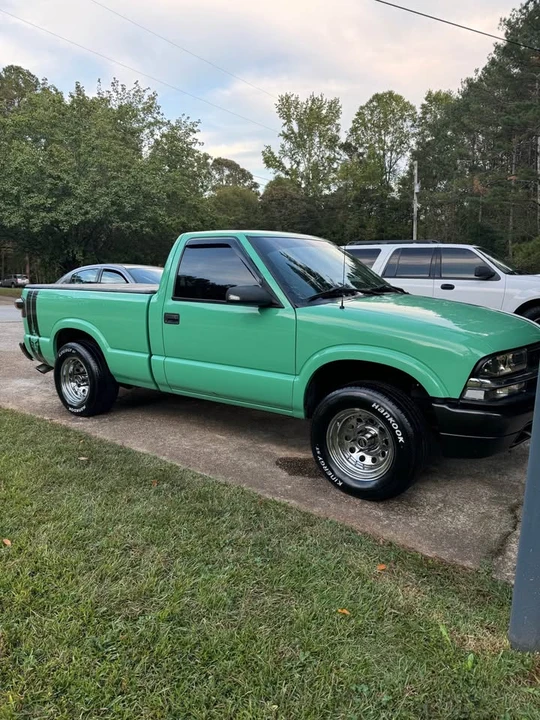 2003 Chevrolet S-10 - Image 3 of 9