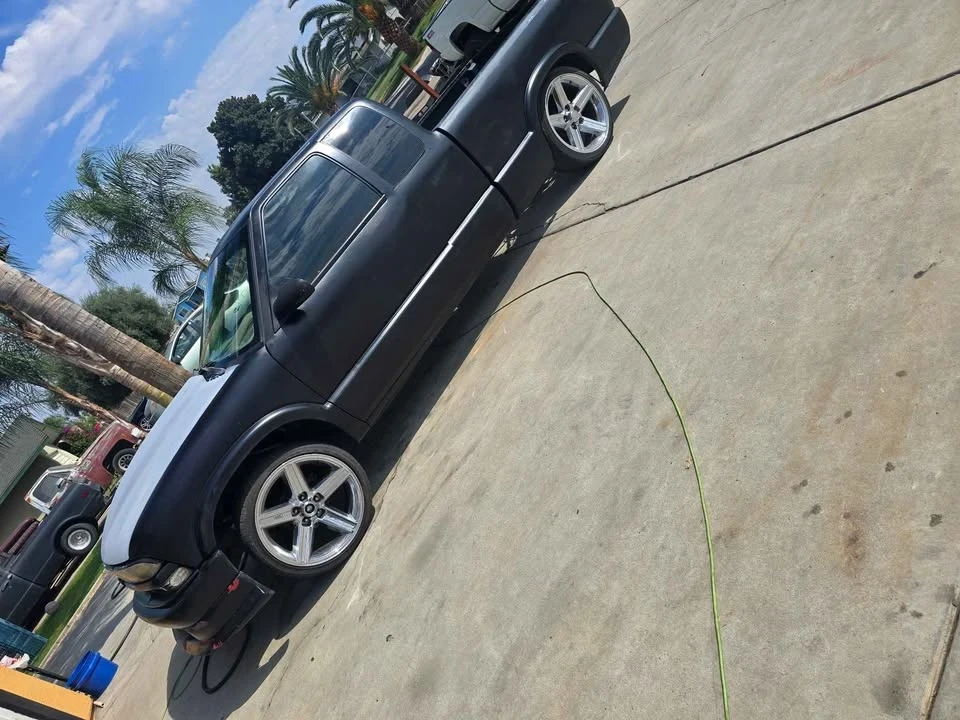 2003 Chevrolet S-10 - Image 8 of 15