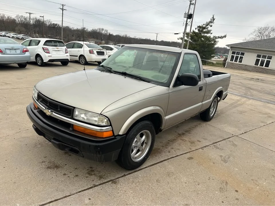 2003 Chevrolet S-10 - Image 2 of 14