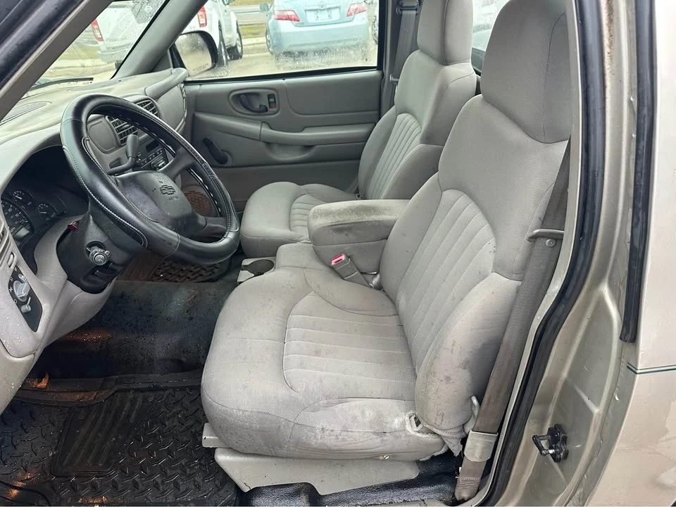 2003 Chevrolet S-10 - Image 10 of 14