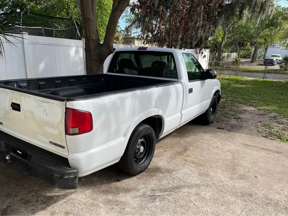 2003 Chevrolet S-10 - Image 3 of 4