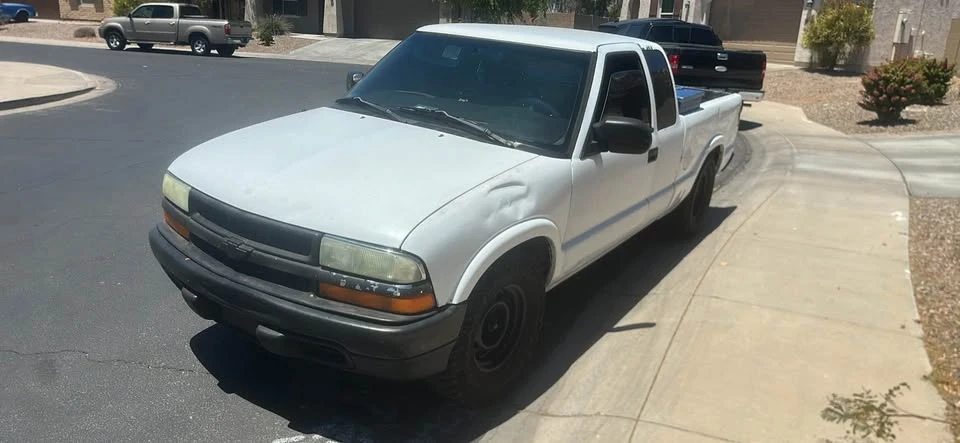 2003 Chevrolet S-10 - Image 2 of 2