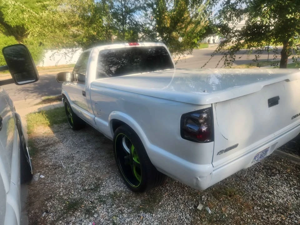 2003 Chevrolet S-10 - Image 2 of 8