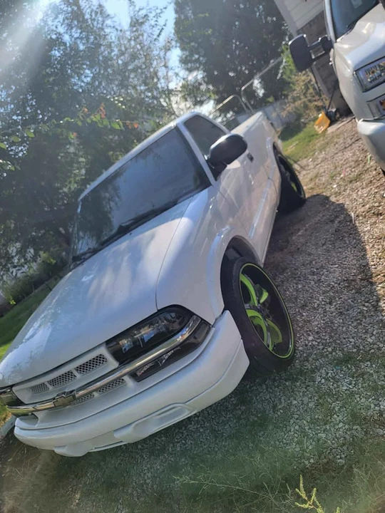 2003 Chevrolet S-10 - Image 3 of 8