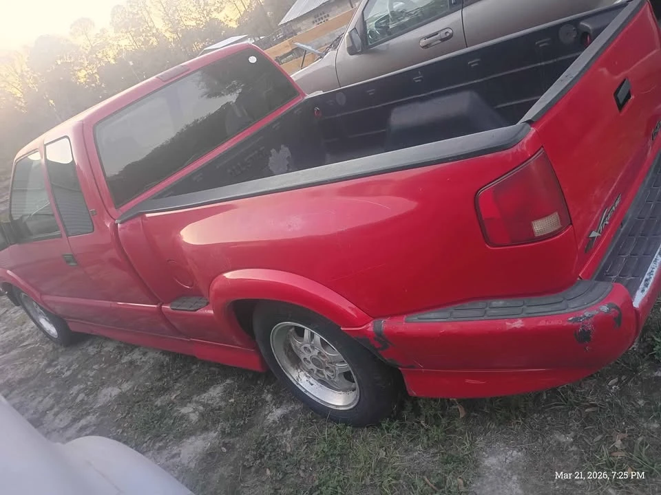 2003 Chevrolet S-10 - Image 8 of 9