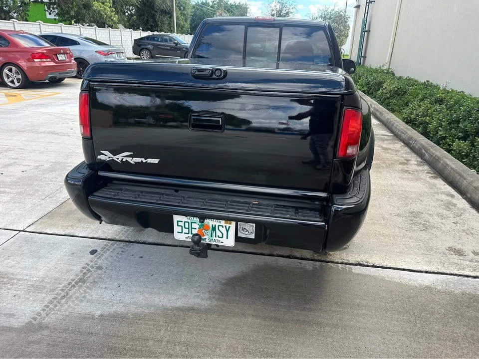 2003 Chevrolet S-10 - Image 3 of 12
