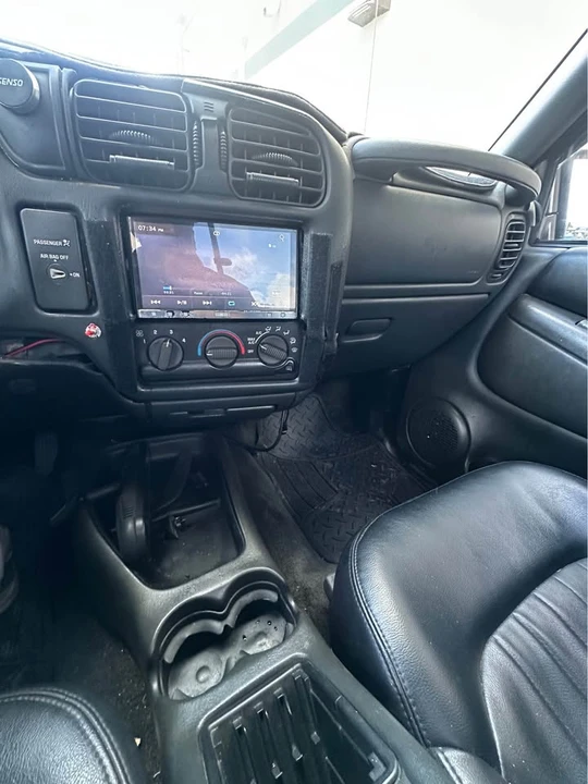 2003 Chevrolet S-10 - Image 10 of 12