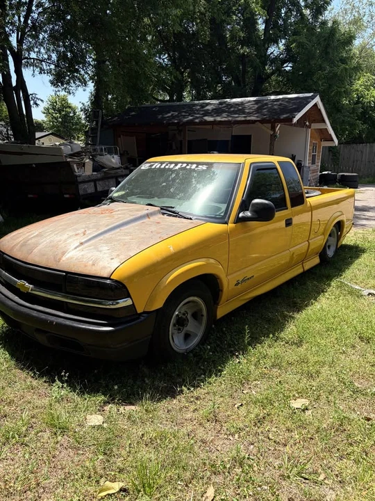 2003 Chevrolet S-10 - Image 2 of 9