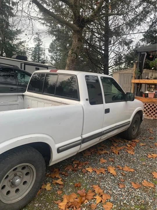2003 Chevrolet S-10 - Image 3 of 5