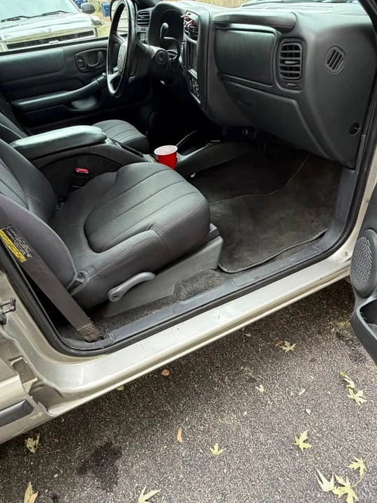 2003 Chevrolet S-10 - Image 14 of 20