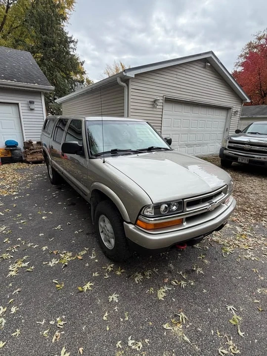 2003 Chevrolet S-10 - Image 2 of 20