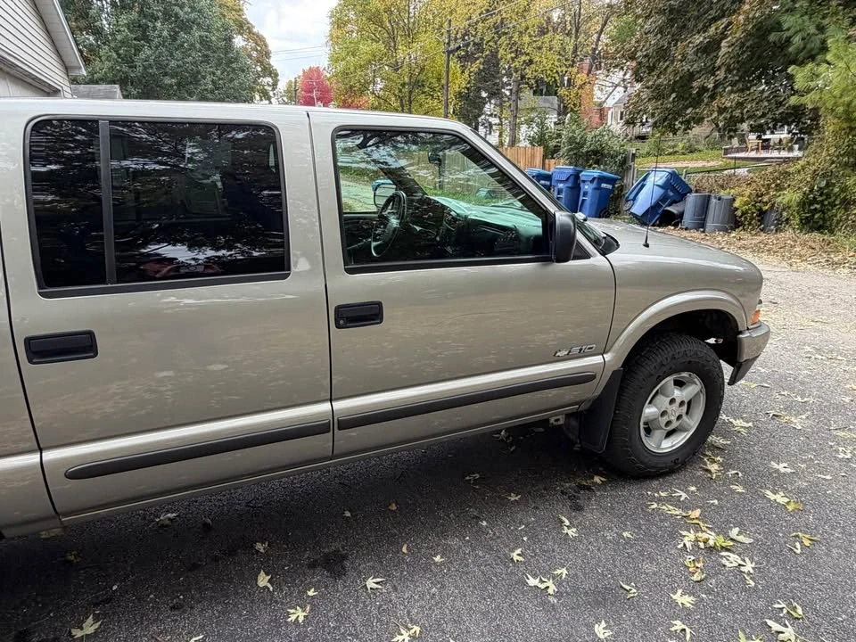 2003 Chevrolet S-10 - Image 8 of 20