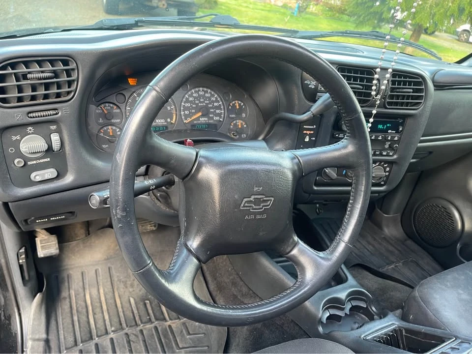 2003 Chevrolet S-10 - Image 8 of 13