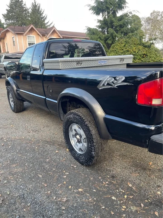 2003 Chevrolet S-10 - Image 12 of 13
