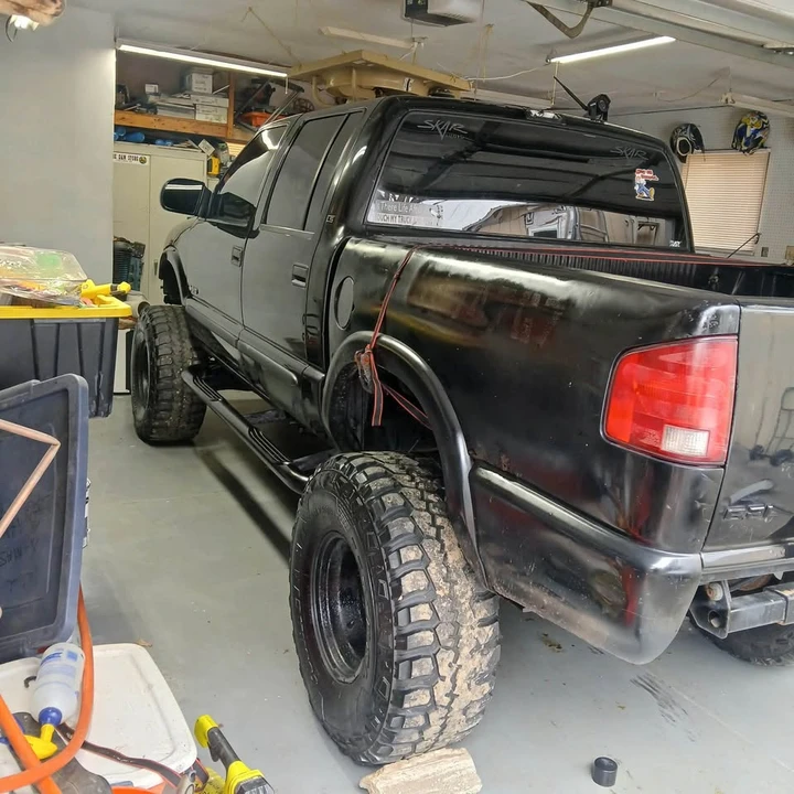 2003 Chevrolet S-10 - Image 3 of 5