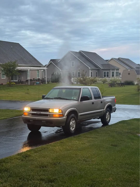2003 Chevrolet S-10 - Image 3 of 4