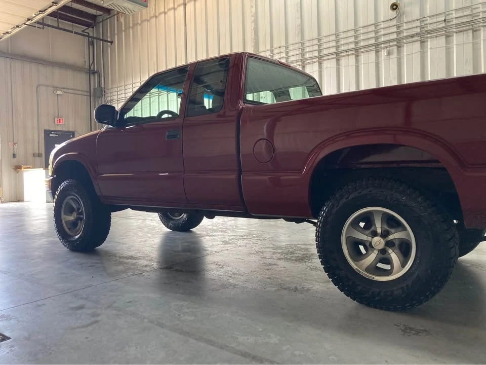 2003 Chevrolet S-10 - Image 13 of 16