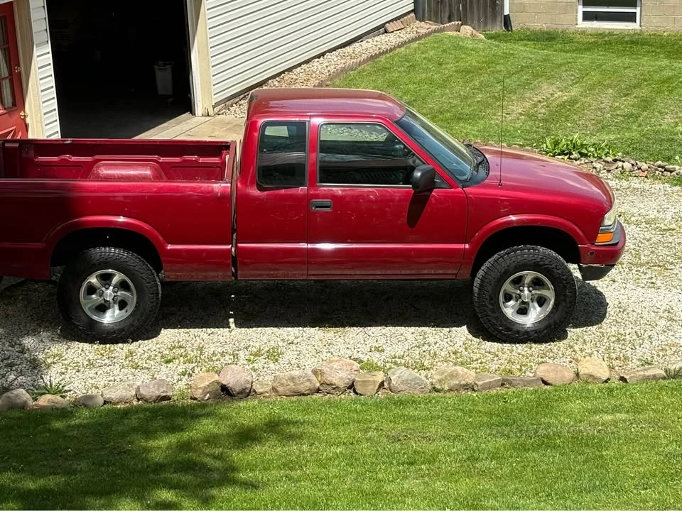 2003 Chevrolet S-10 - Image 8 of 16