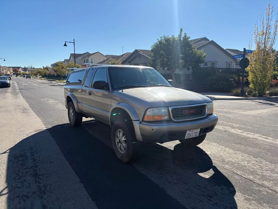 2003 Chevrolet S-10 - Image 4 of 9