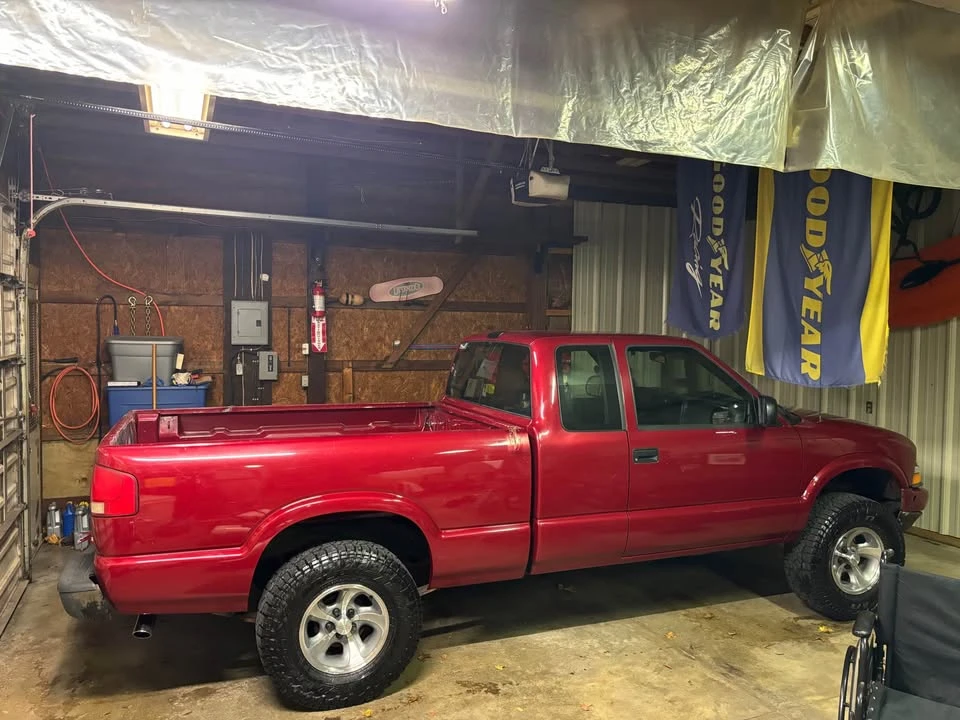 2003 Chevrolet S-10 - Image 3 of 16